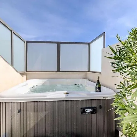 Feriehus In With Swimming Pool